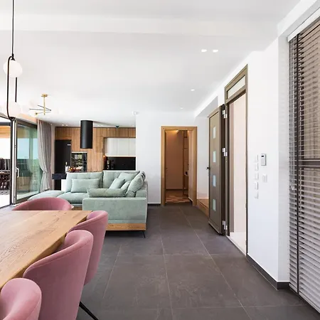 Villa Treetop I, Private Pool, Bbq & Playground, By Thinkvilla
