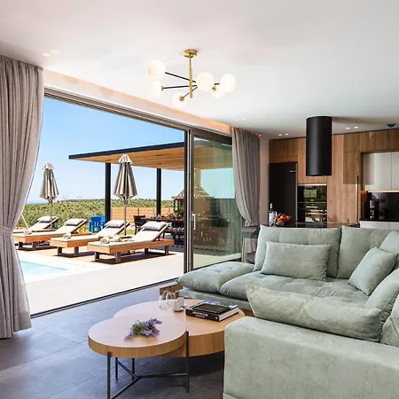 Treetop I, Private Pool, Bbq & Playground, By Thinkvilla Villa