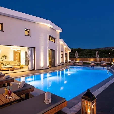 Treetop I, Private Pool, Bbq & Playground, By Thinkvilla Villa *